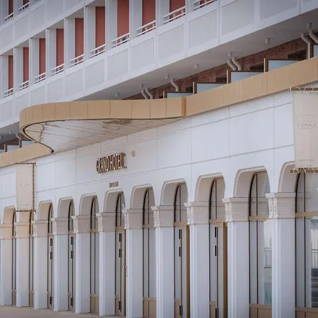 Radisson Blu Grand & Spa, Malo-les-bains Hotel 4*